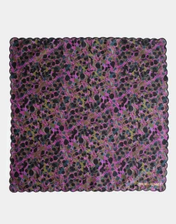 Scallop Embroidered Edge Dinner Napkin